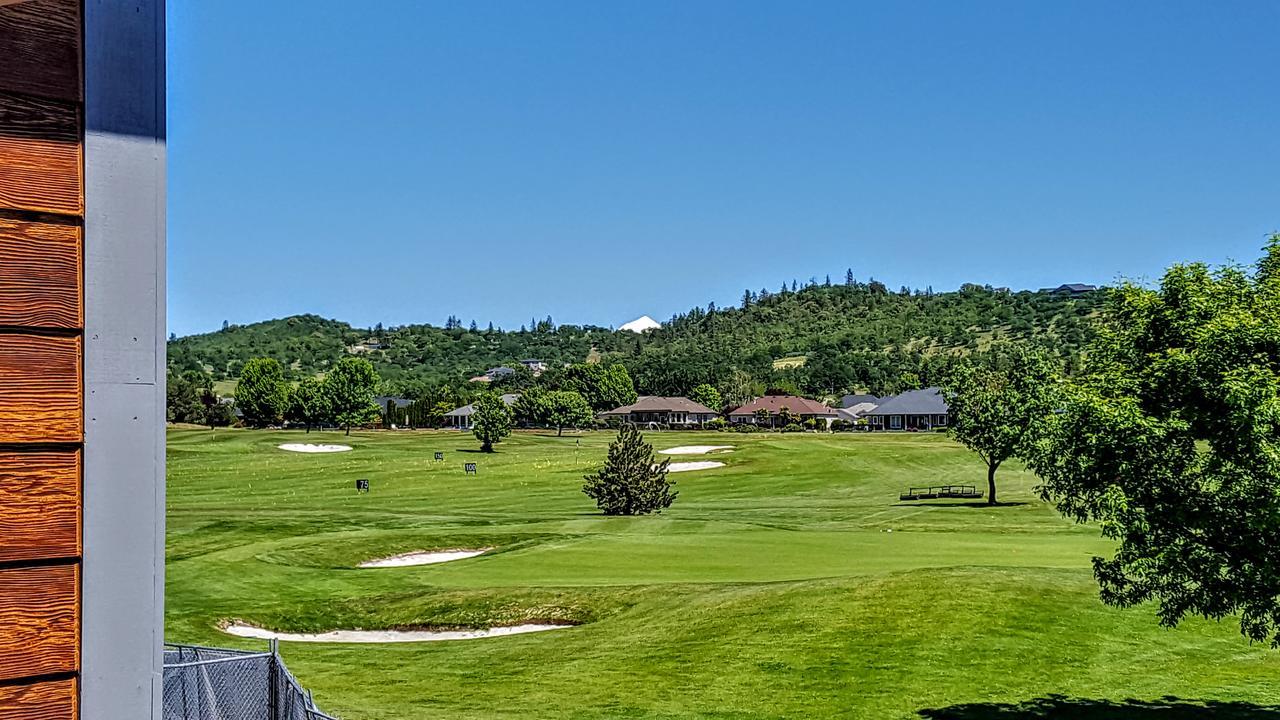 Resort At Eagle Point Golf Club Lodging 外观 照片
