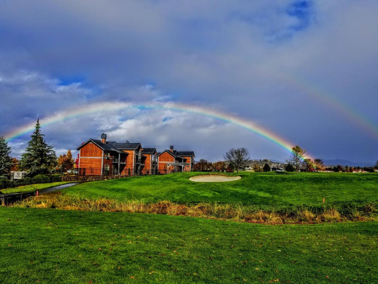 Resort At Eagle Point Golf Club Lodging 外观 照片