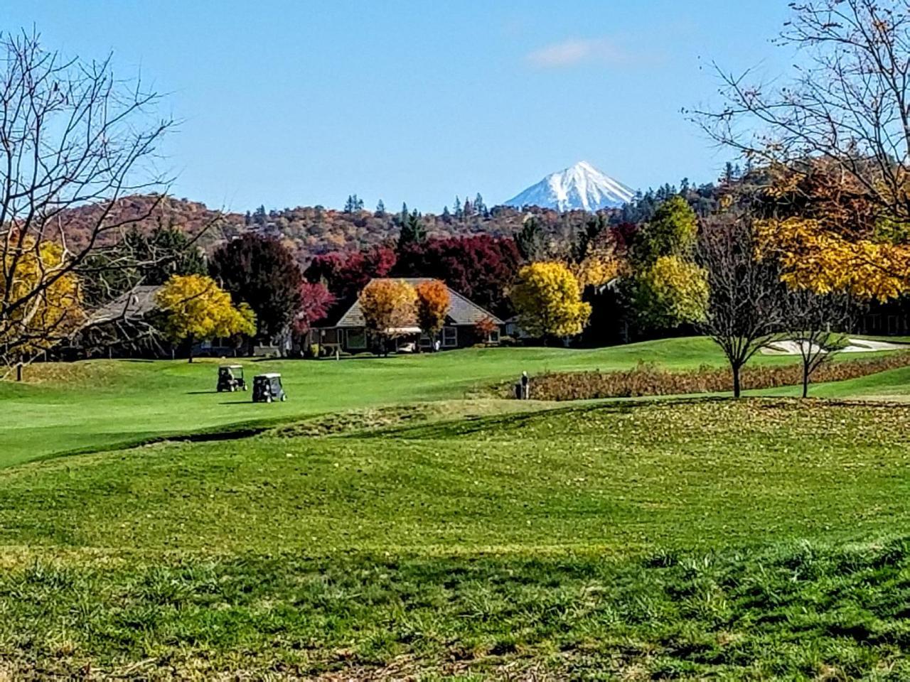 Resort At Eagle Point Golf Club Lodging 外观 照片